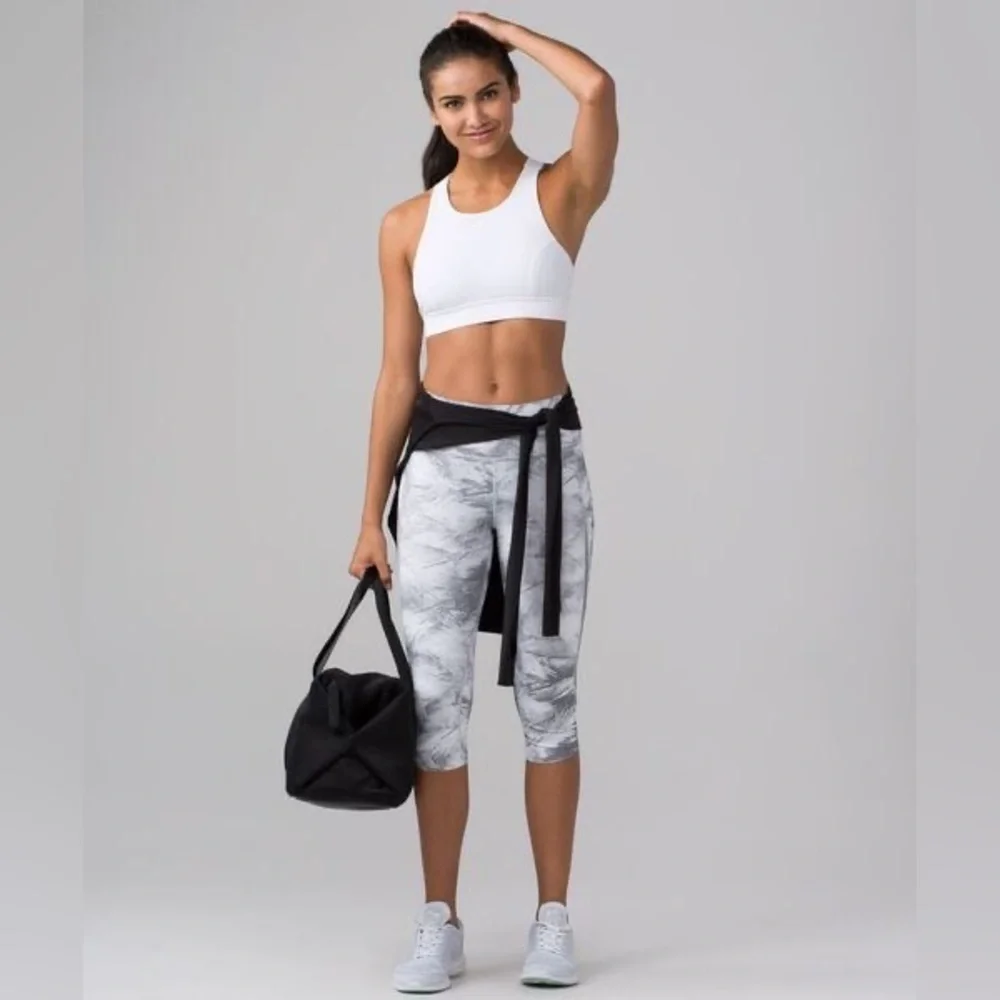 NWOT Lululemon Pace Perfect Cropped leggings white grey breeze high rise size 4